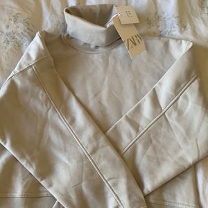 NWT Zara Turtleneck sweatshirt